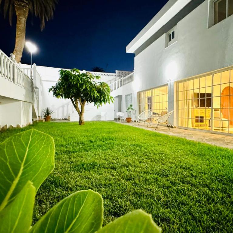Villa de Luxe, 360m2, 4 chambres, vue mer, piscine privée et chauffée - Villa - 5