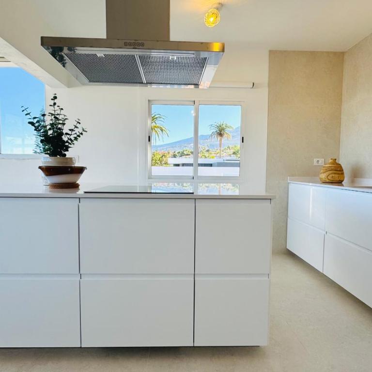 Villa de Luxe, 360m2, 4 chambres, vue mer, piscine privée et chauffée - Villa - 29