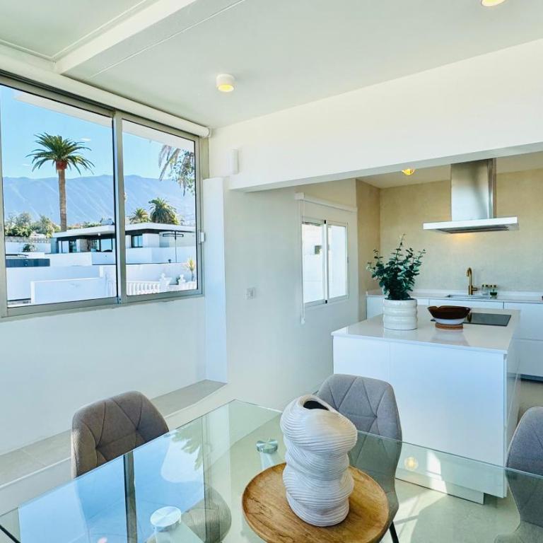 Villa de Luxe, 360m2, 4 chambres, vue mer, piscine privée et chauffée - Villa - 34