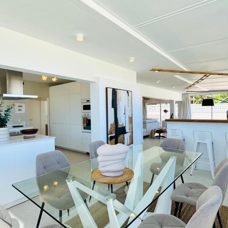 Villa de Luxe, 360m2, 4 chambres, vue mer, piscine privée et chauffée - Villa - 35