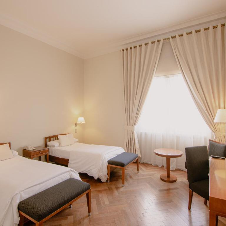 NH Gran Hotel Provincial - Habitación Doble Estándar con vistas al interior - 2 camas - 2