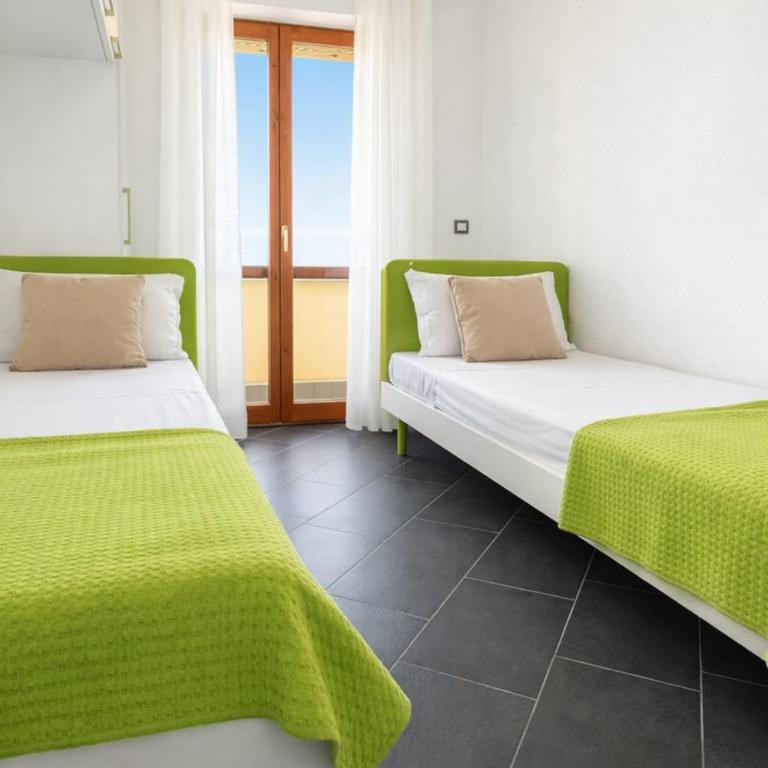 Panorama - One-Bedroom Apartment - 20