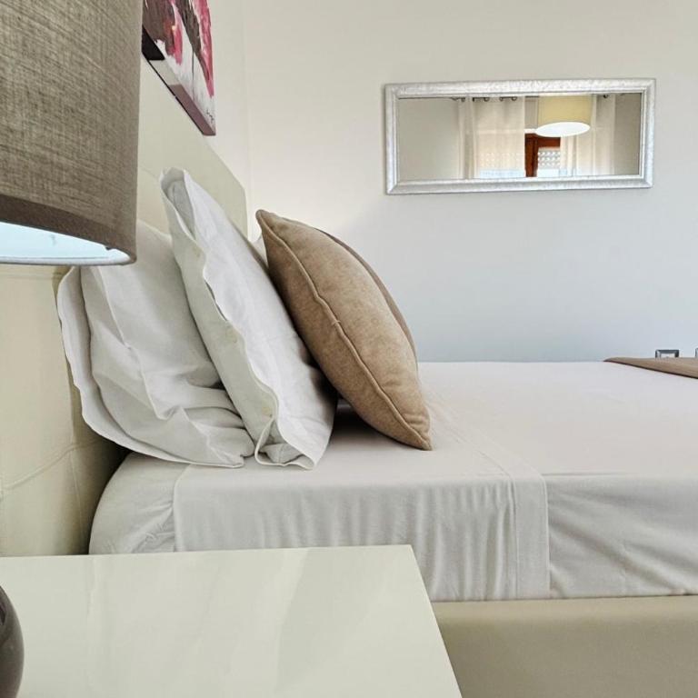 Panorama - One-Bedroom Apartment - 14