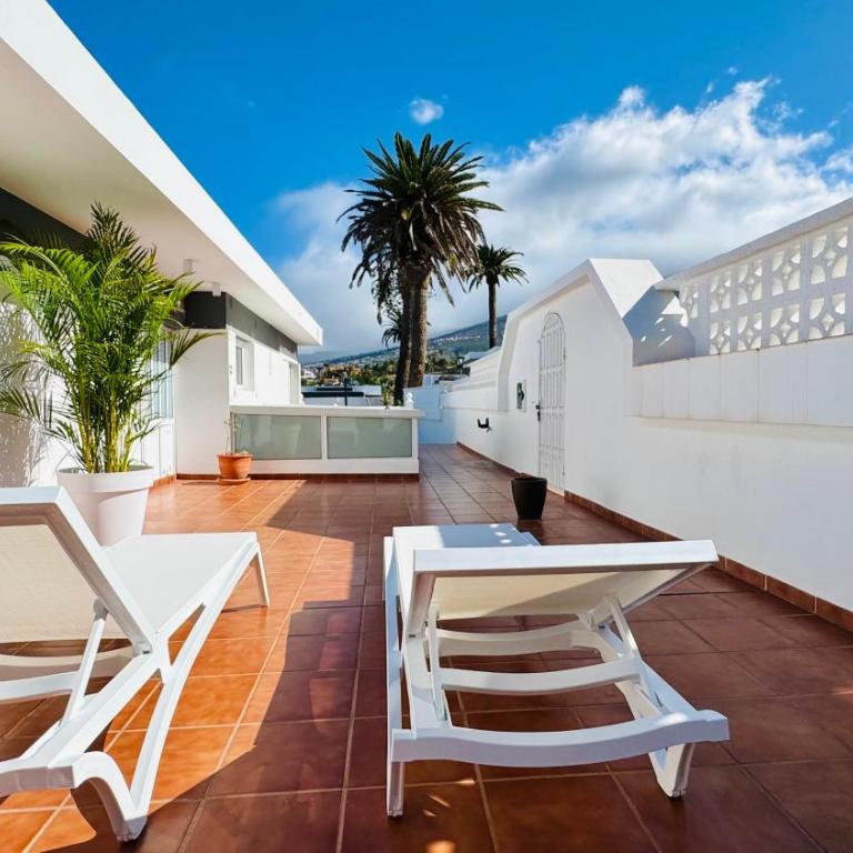 Villa de Luxe, 360m2, 4 chambres, vue mer, piscine privée et chauffée - Villa - 87