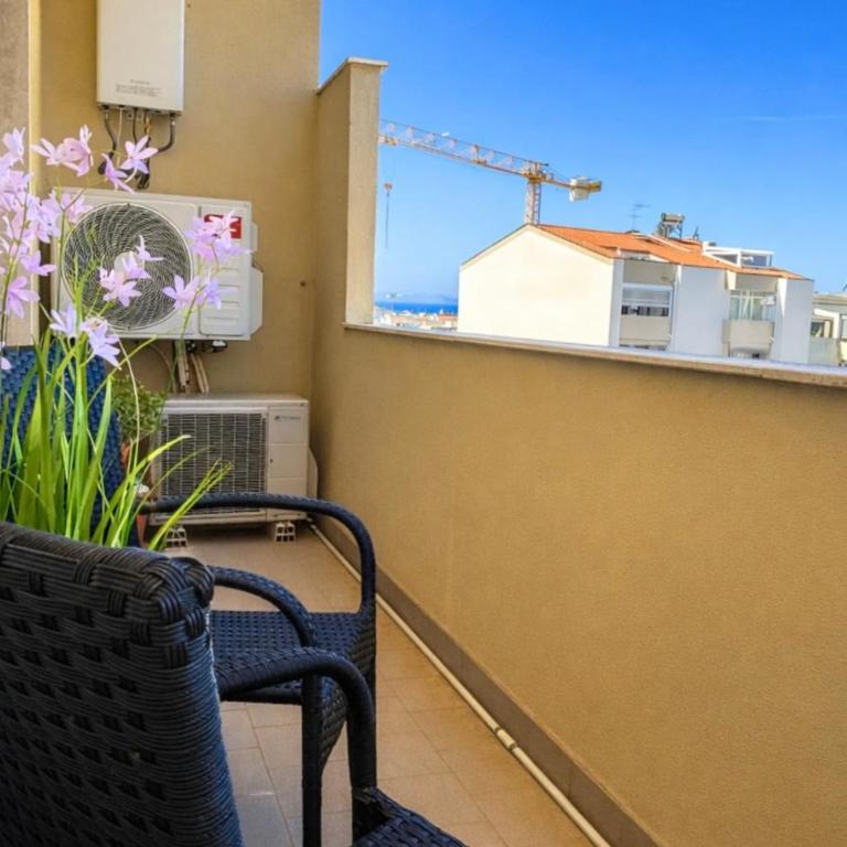 Panorama - One-Bedroom Apartment - 22
