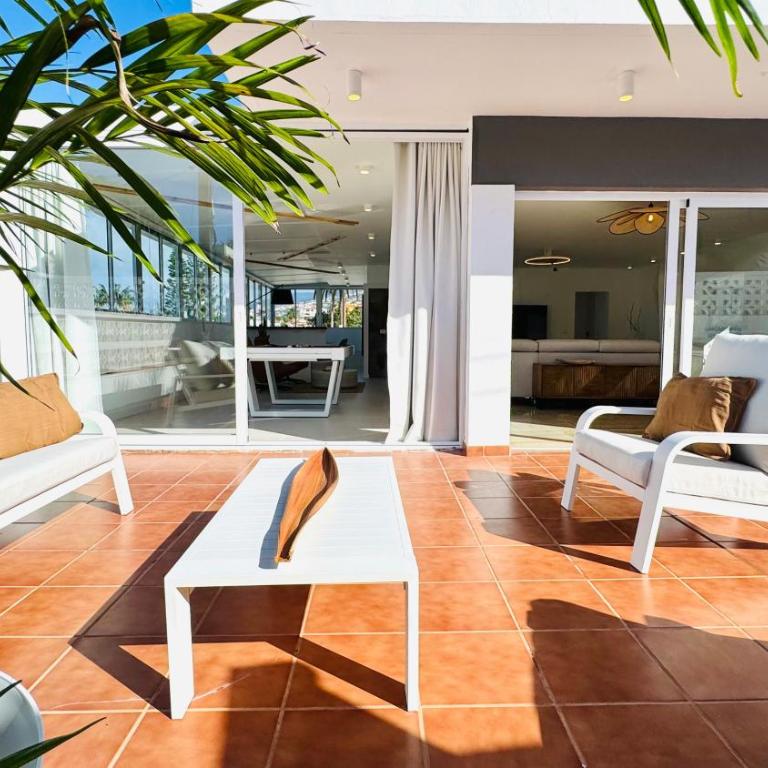 Villa de Luxe, 360m2, 4 chambres, vue mer, piscine privée et chauffée - Villa - 91