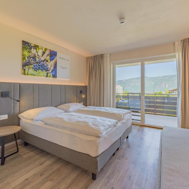 Hotel Cornelian Suites & Rooms - Camera Matrimoniale con Balcone (2 Adulti + 1 Bambino) - 1
