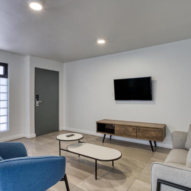 Comfort Suites Tijuana - 2 Queen Beds, 2 Bedroom Apartment - 7