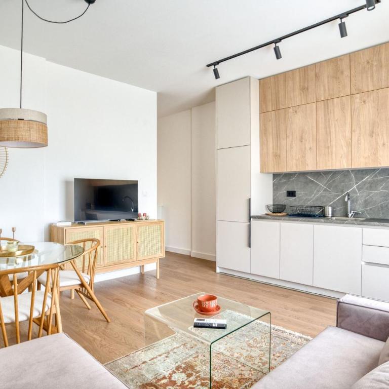 Twin Towers By In Property - Deluxe One-Bedroom Apartment with Ocean View - 1
