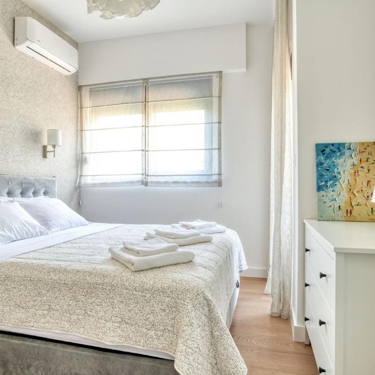 Twin Towers By In Property - Deluxe One-Bedroom Apartment with Ocean View - 2