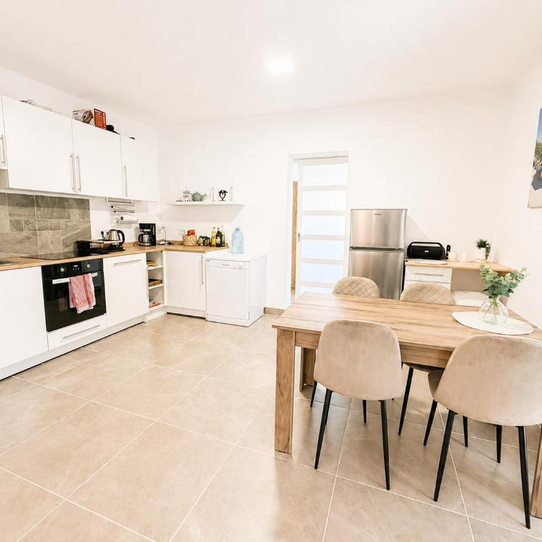 Welcome to our holiday home in Sutomore - Kuća sa 3 Spavaće Sobe - 12