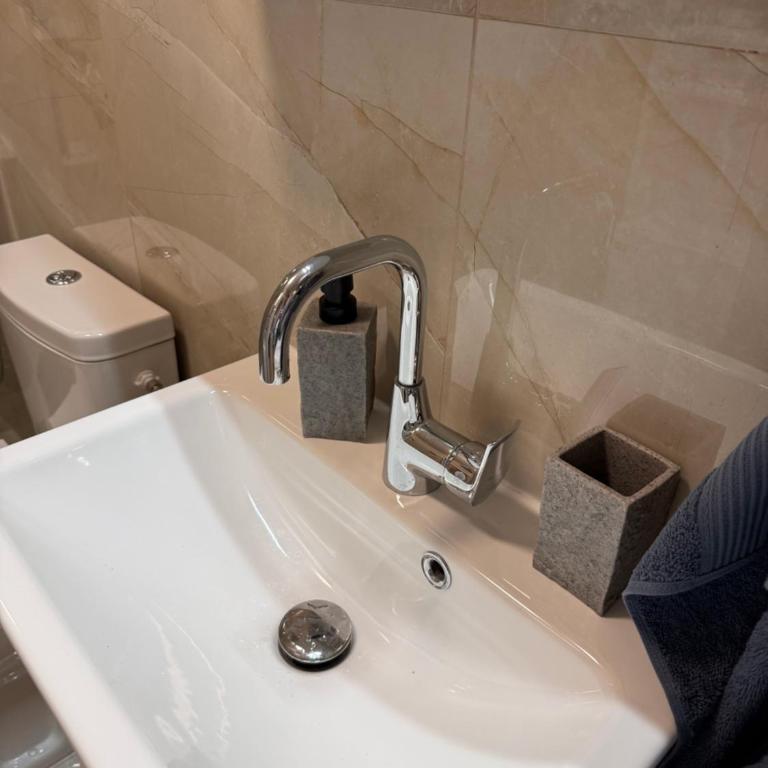 Apartmani Sofija - Apartman sa 1 Spavaćom Sobom, Balkonom i Pogledom na Grad - 17