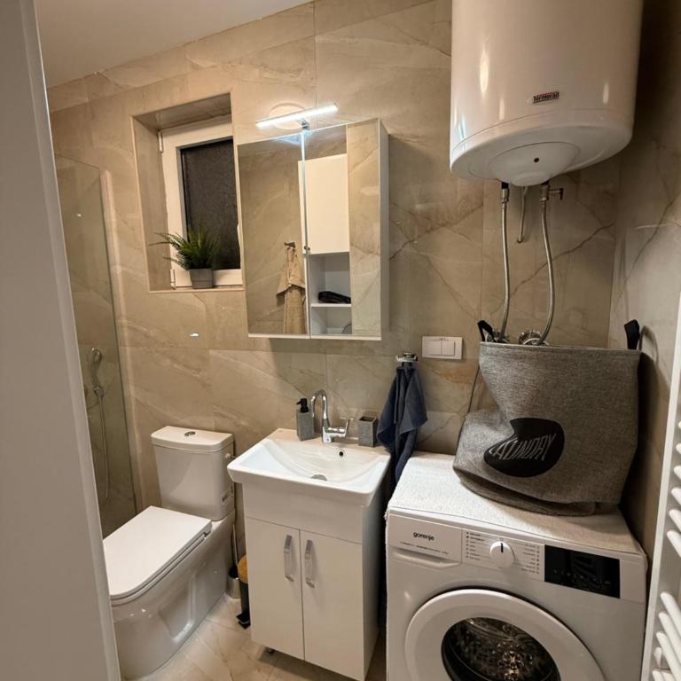 Apartmani Sofija - Apartman sa 1 Spavaćom Sobom, Balkonom i Pogledom na Grad - 11