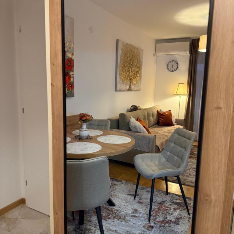 Apartmani Sofija - Apartman sa 1 Spavaćom Sobom, Balkonom i Pogledom na Grad - 6