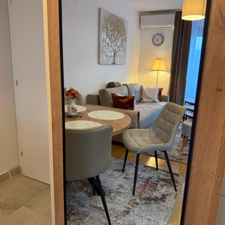 Apartmani Sofija - Apartman sa 1 Spavaćom Sobom, Balkonom i Pogledom na Grad - 2