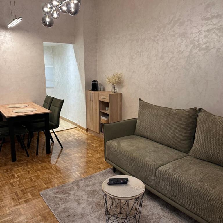 Apartment Lola - One-Bedroom Apartment - 1