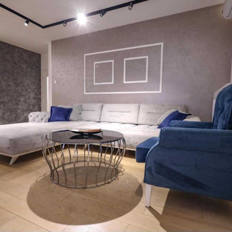 River - One-Bedroom Apartment - 3