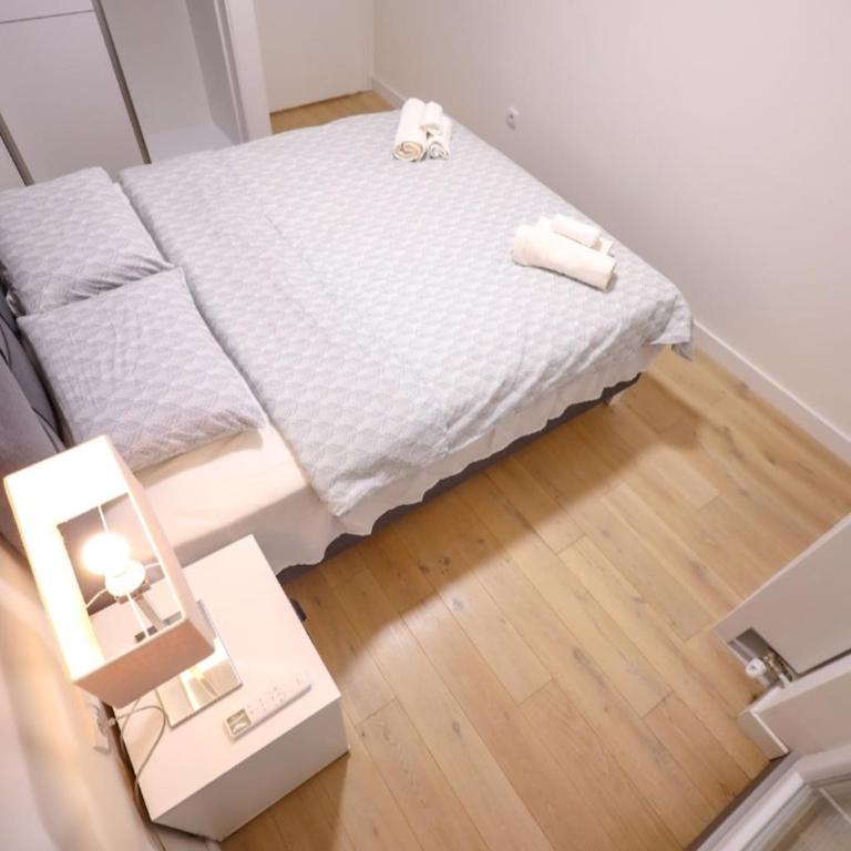River - One-Bedroom Apartment - 16