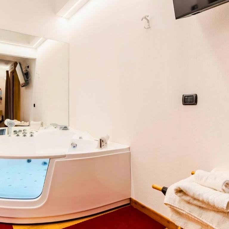 Agri Suite with jacuzzi - La Bilaia - Suite con bañera de hidromasaje - 10