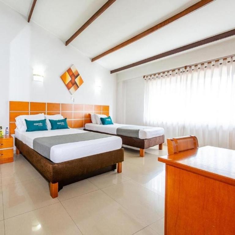 Hotel Optimum - Deluxe Quadruple Room - 2