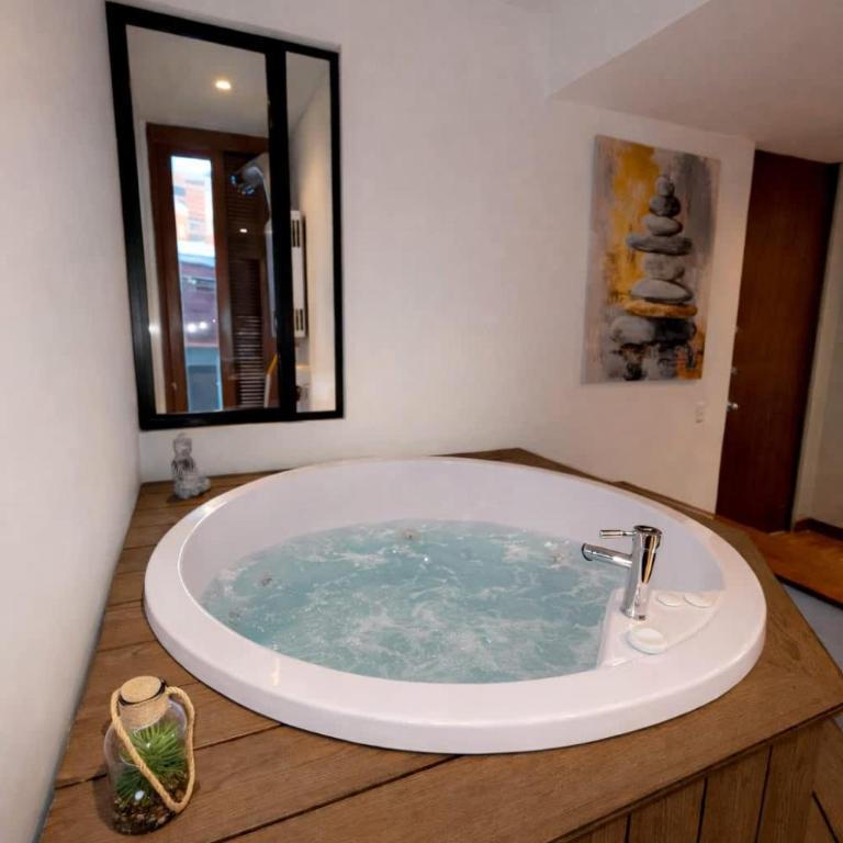 Apartamento amplio con jacuzzi privado y vista - Apartamento - 12
