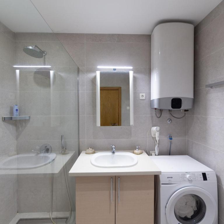 WoW Horizon Apartment - One-Bedroom Apartment with City View - 13