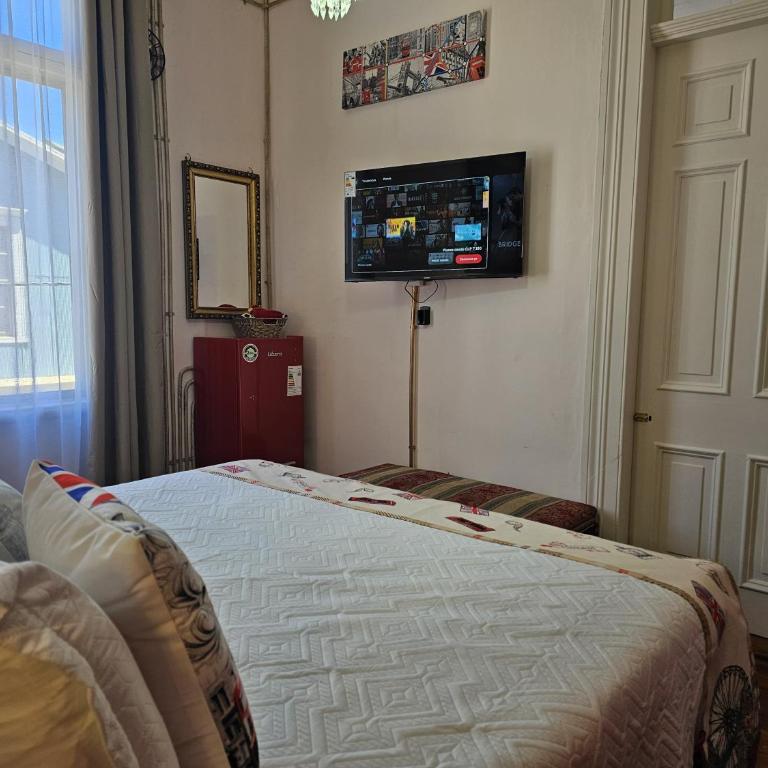 Casafran Boutique - King Room with Mountain View - 2
