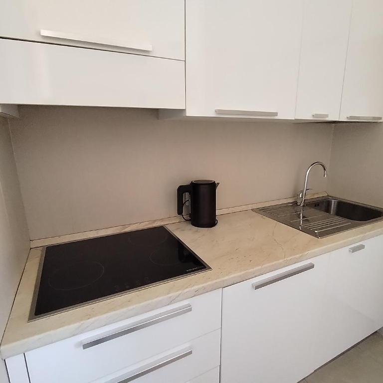 Monolocale al lago - One-Bedroom Apartment - 8