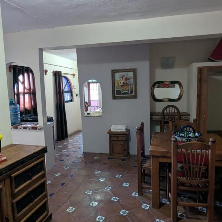 Departamento Calzada de Guadalupe - Two-Bedroom Apartment with City View - 11