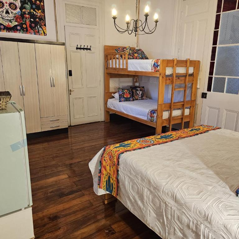 Casafran Boutique - Quadruple Room with Shared Bathroom - 2