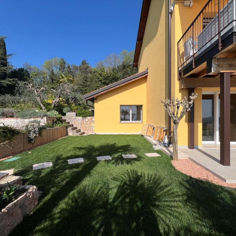 Casa Monika - Ruhige Oase mit Seeblick & Pool - nur 3 Wohnungen bei Lazise - Appartamento Deluxe con 1 Camera da Letto e Vista Giardino - 2