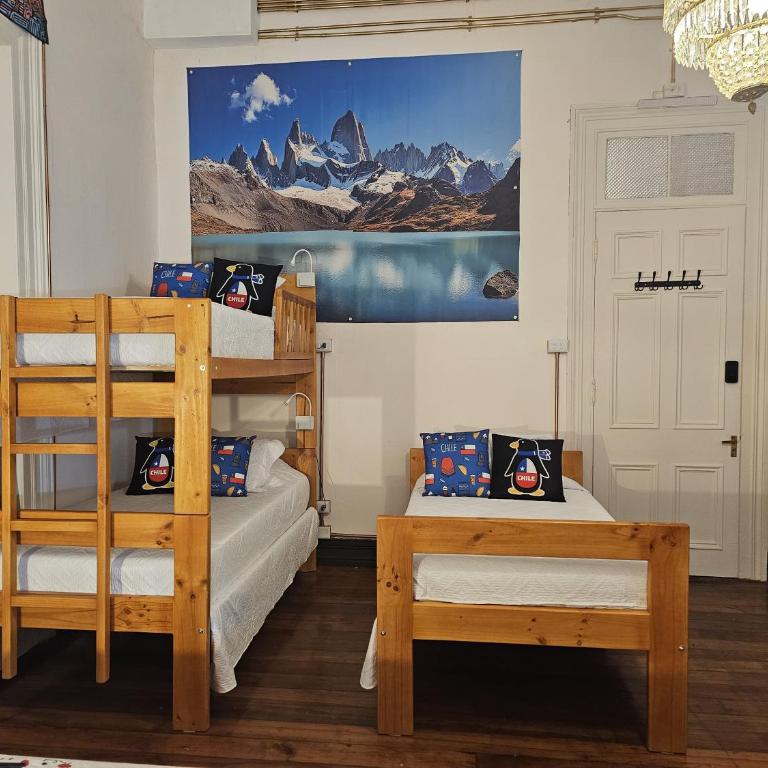 Casafran Boutique - Family Room with Shared Bathroom - 9