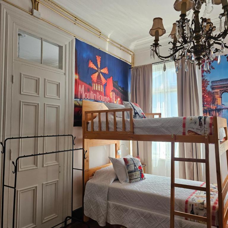 Casafran Boutique - Family Room with Shared Bathroom - 7