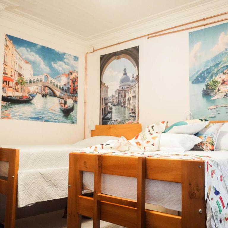 Casafran Boutique - Family Room with Shared Bathroom - 9