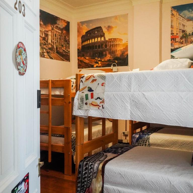 Casafran Boutique - Family Room with Shared Bathroom - 7