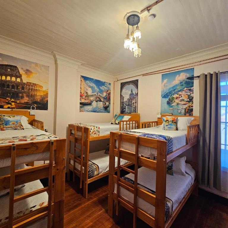 Casafran Boutique - Family Room with Shared Bathroom - 1
