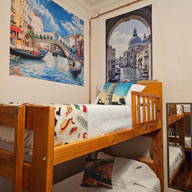 Casafran Boutique - Family Room with Shared Bathroom - 10