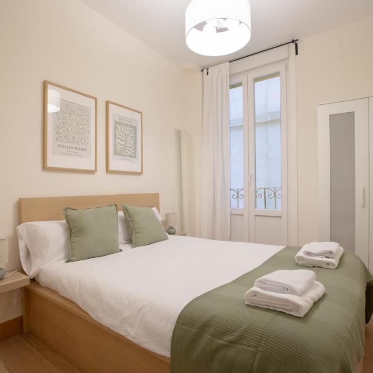 Centrally located apartment for 4 people - Two-Bedroom Apartment - 12