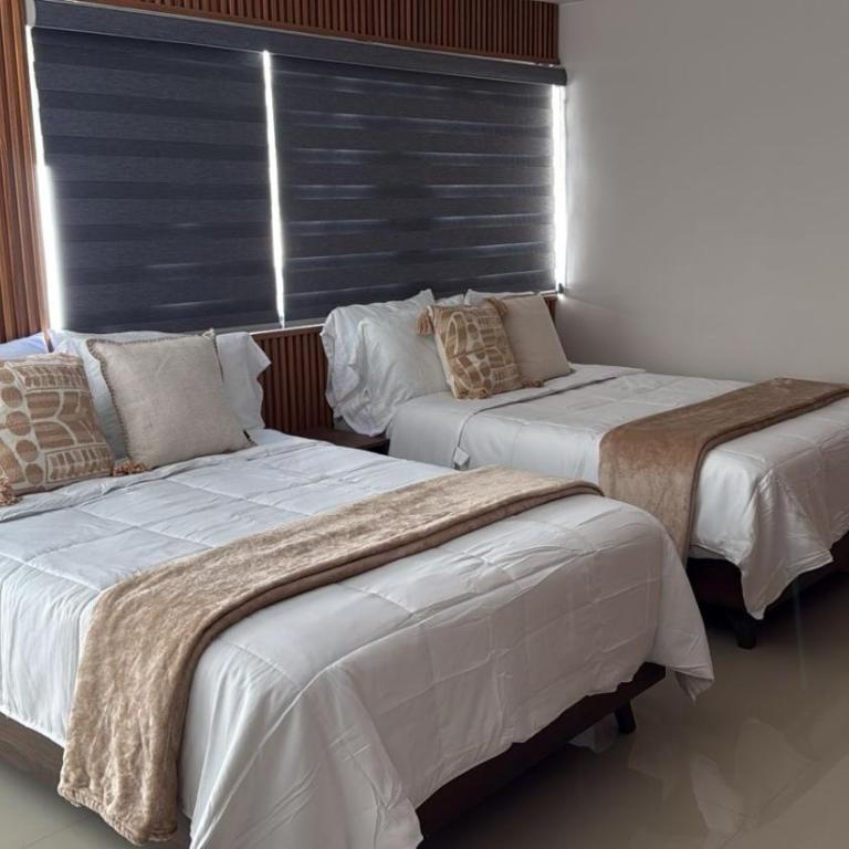 Apartment 30 steps from the beach Mazatlán Boardwalk - One-Bedroom Apartment with Balcony - 2