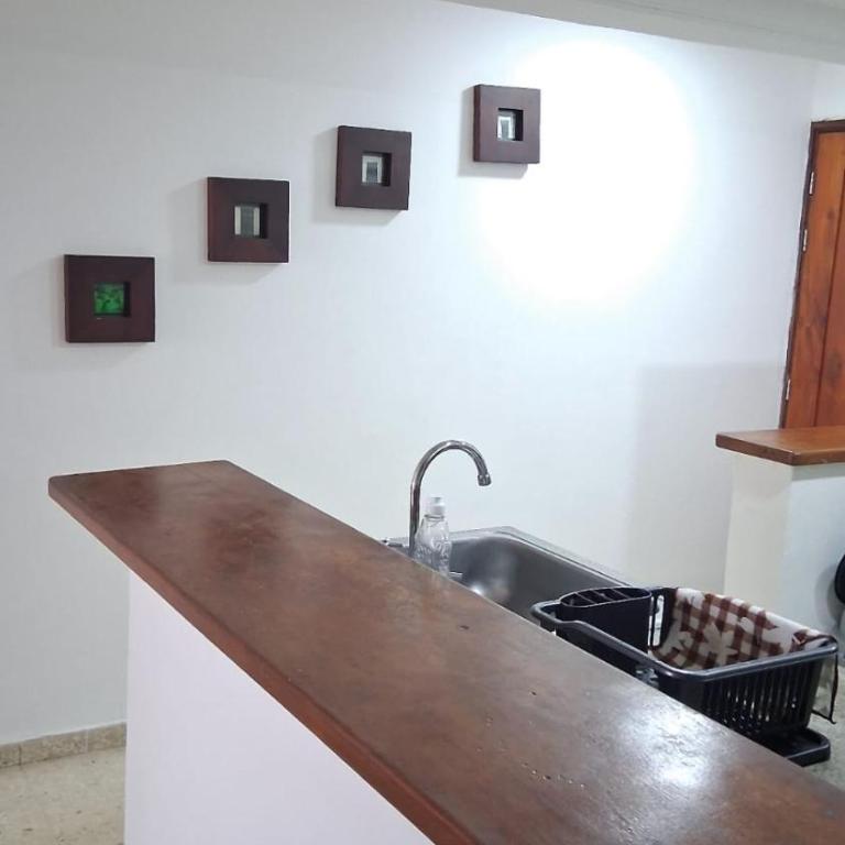 Espectacular Apartamento Central y Cerca al Centro Historico - Two-Bedroom Apartment - 11