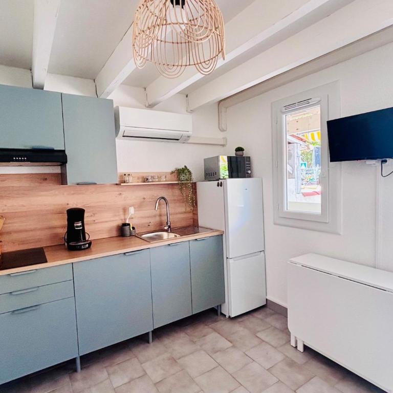 La Coquette, maison climatisée, piscine, plage à 300m à pied, wifi et équipements bébé offerts - Maison de Vacances - 5