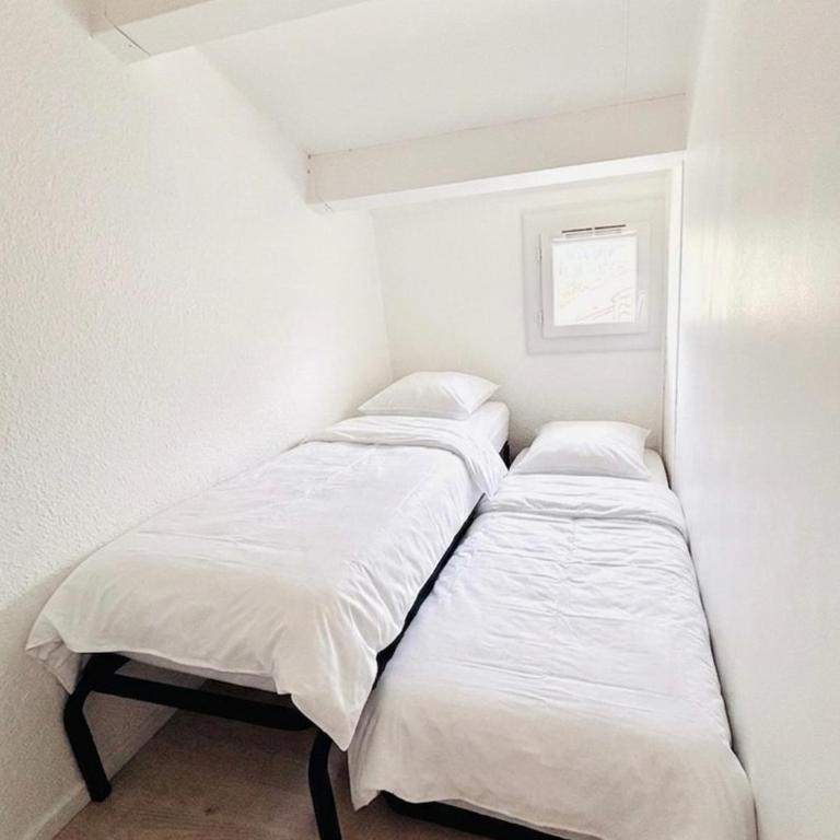 La Coquette, maison climatisée, piscine, plage à 300m à pied, wifi et équipements bébé offerts - Maison de Vacances - 9