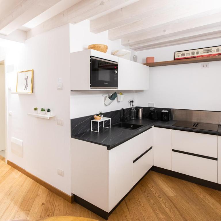Stylish apartment, 2 bedrooms, Elevator - Two-Bedroom Apartment - 22