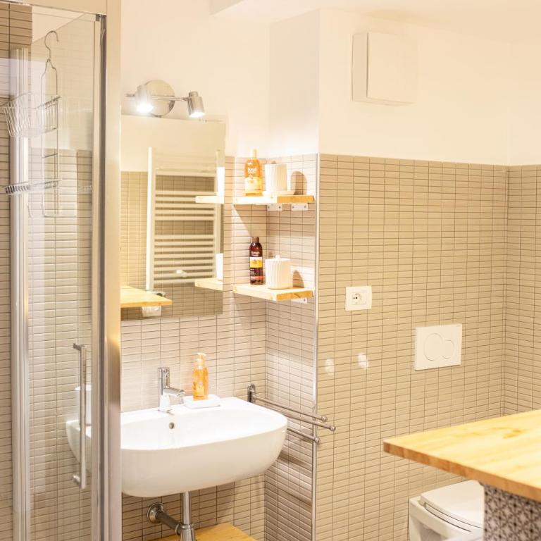 Stylish apartment, 2 bedrooms, Elevator - Two-Bedroom Apartment - 15