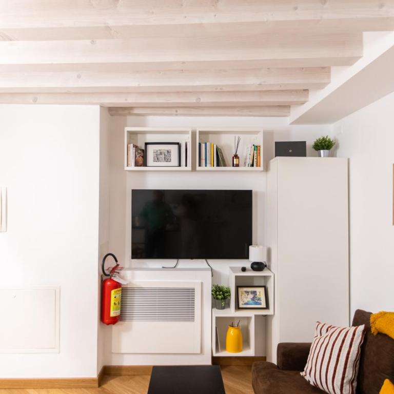 Stylish apartment, 2 bedrooms, Elevator - Two-Bedroom Apartment - 25