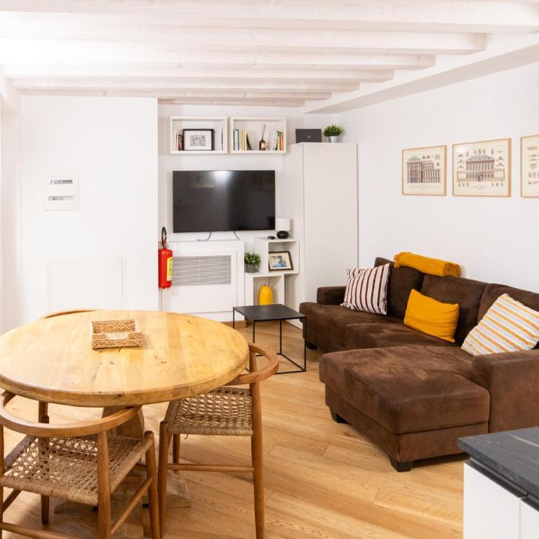 Stylish apartment, 2 bedrooms, Elevator - Two-Bedroom Apartment - 21