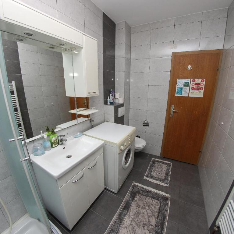 Golden View Skenderija Apartment's - Free parking - Apartman sa 3 Spavaće Sobe - 3