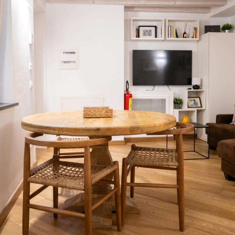Stylish apartment, 2 bedrooms, Elevator - Two-Bedroom Apartment - 32