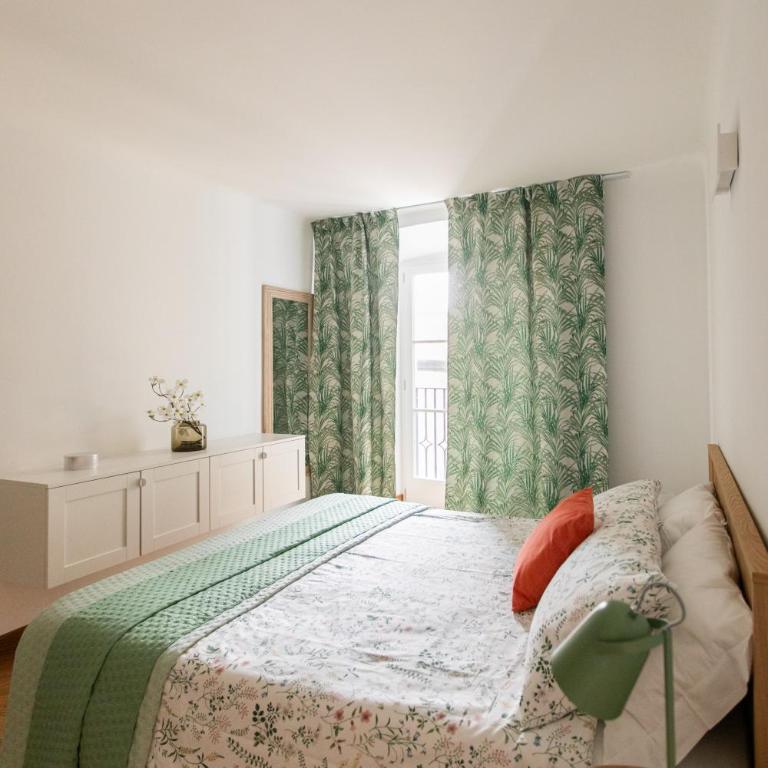Stylish apartment, 2 bedrooms, Elevator - Two-Bedroom Apartment - 35