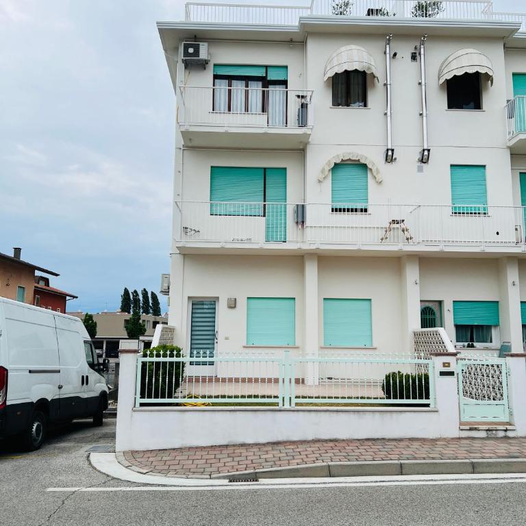 Sea Joy - One-Bedroom Apartment - 17